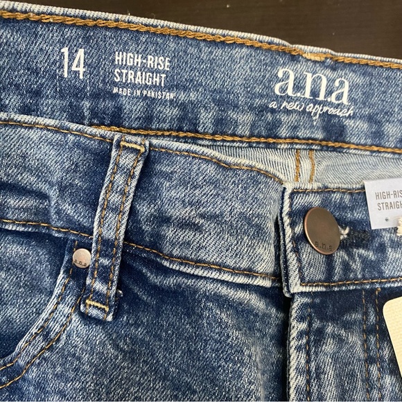 A.N.A. High Rise Straight Leg Jeans in Medium Bloom Size 14 NWT - Picture 10 of 13